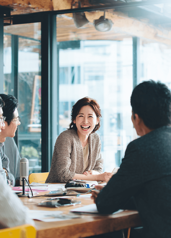 笑顔のインストラクターの写真